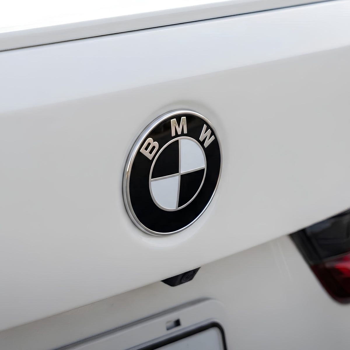 BMW Badge | Black & White